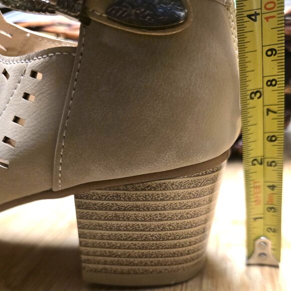 Khaki Tan Peep Shootie Open Toe Perforated Sandals Cutout Block Heels Sz 11 NEW - Picture 5 of 5